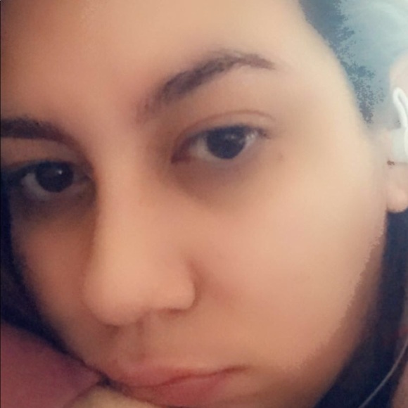 Meet your Posher, Kylie - Picture 1 of 1